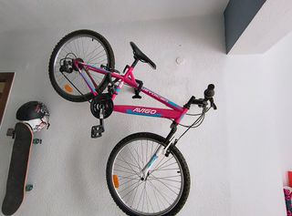 Bicicleta Avigo Blue Volcan + Colgador de pared 