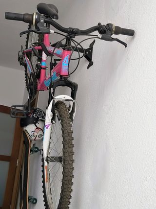 Bicicleta Avigo Blue Volcan + Colgador de pared 