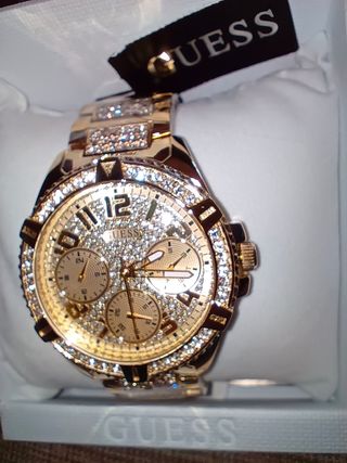 RELOJ GUESS DE CUARZO, DIRADO, NUEVO 
