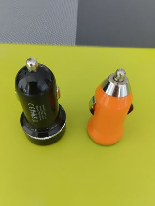 2 cargadores de mechero para movil