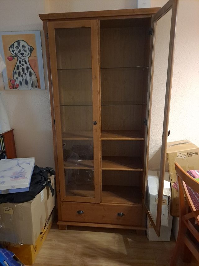 Mueble vitrina Ikea