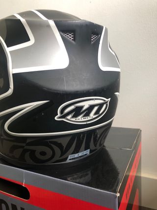 Casco MT Helmets (talla L)