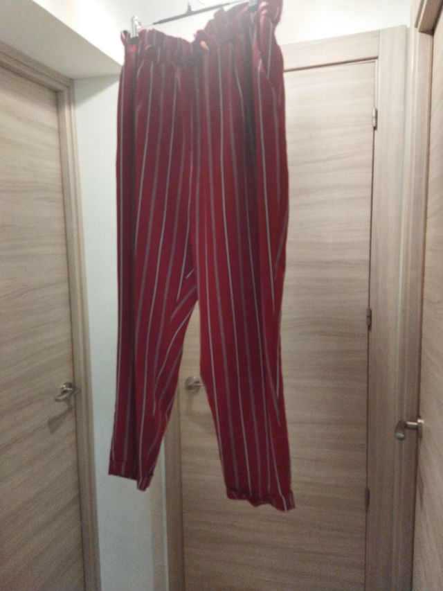 Pantalón d verano , rojo con goma 