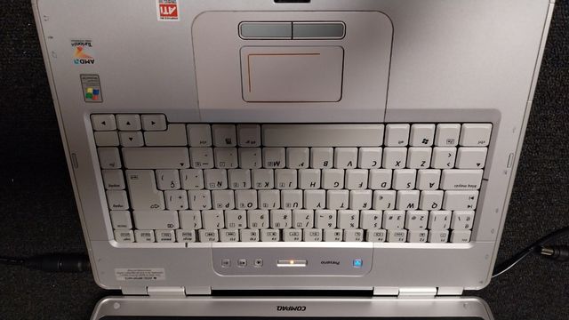 Antiguo portátil Compaq Presario.