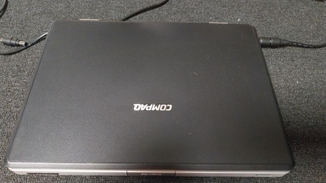 Antiguo portátil Compaq Presario.