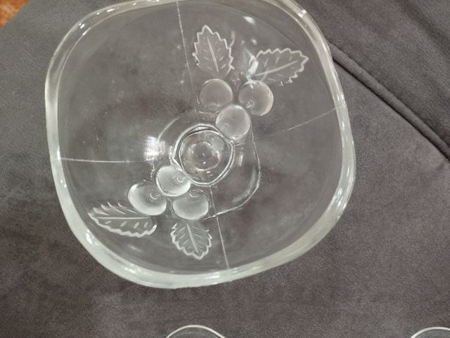 Taça de gelado vidro grosso.