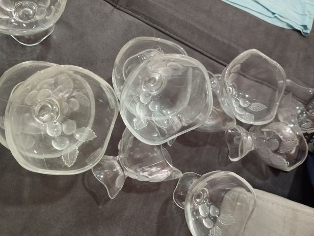 Taça de gelado vidro grosso.