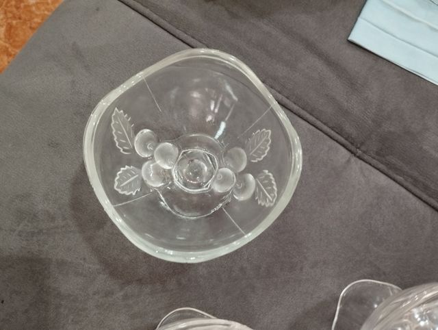 Taça de gelado vidro grosso.