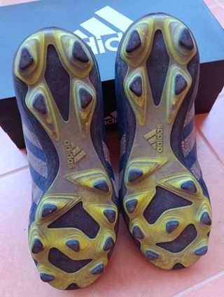 Botas futbol niño 