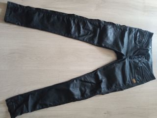 Pantalones efecto engomado 