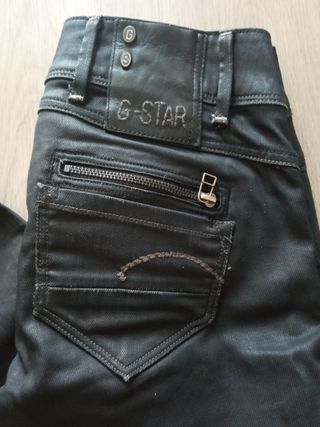 Pantalones efecto engomado 