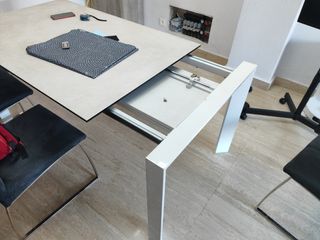 Mesa y sillas comedor diseño (costó 1500€)