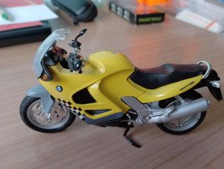 Moto BMW a escala 1/18