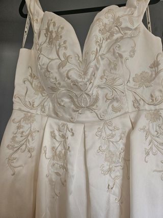 Vestido de novia corto