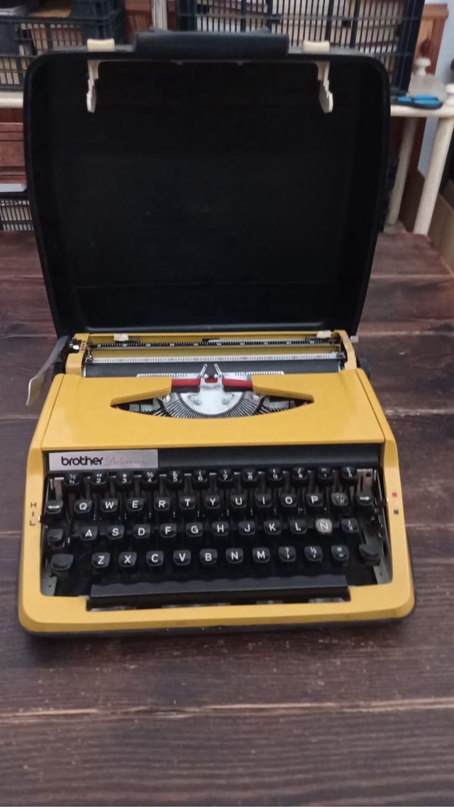 Máquina de escribir Brother Deluxe800