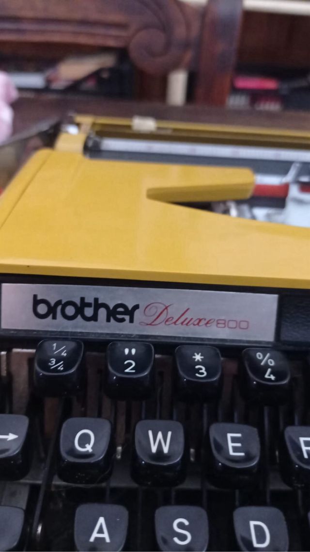 Máquina de escribir Brother Deluxe800