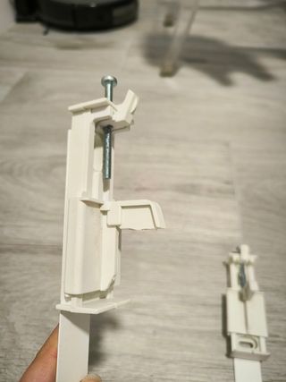 Soportes de pared para radiador-emisor térmico