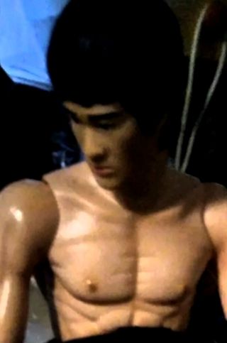 BRUCE LEE MAESTRO DE LAS ARTES MARCIALES