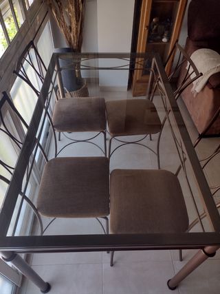 Mesas y sillas de forja