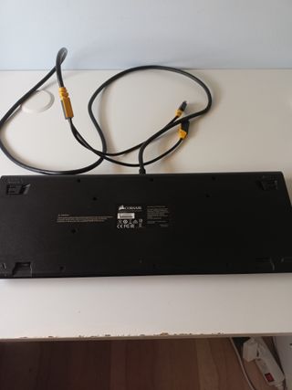 Teclado Mecánico Corsair Strafe LED Rojo Cherry MX