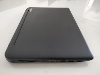 Portátil Toshiba 11'6"