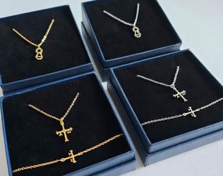 Colgante pulsera Virgen Covadonga Cruz Victoria