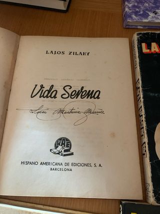 Lote 5 libros.  Novelas