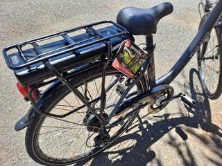 Preciosa bicicleta eléctrica