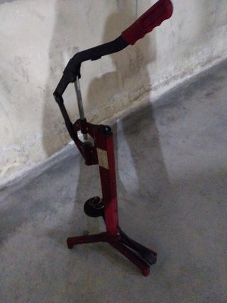 Encorchadora de mano