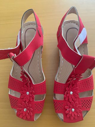 Sandalias rojas