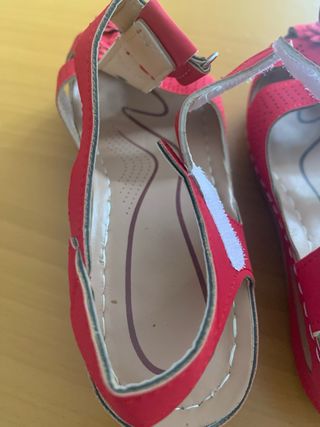 Sandalias rojas