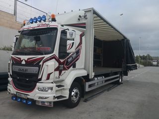 Camión rígido tauliner .