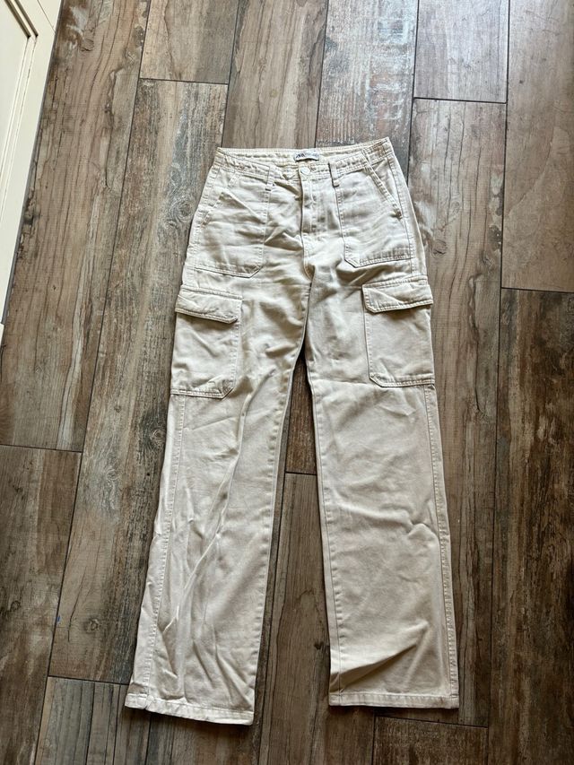 Pantalones cargo Zara
