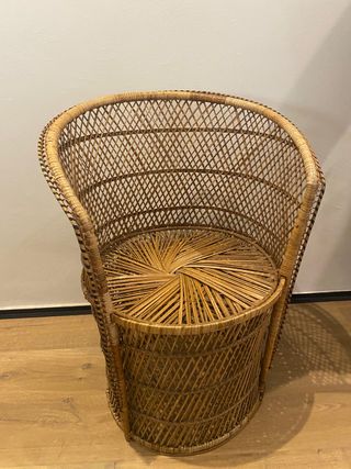 Silla vintage de mimbre estilo oriental