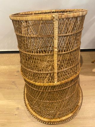 Silla vintage de mimbre estilo oriental
