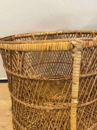 Silla vintage de mimbre estilo oriental