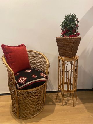 Silla vintage de mimbre estilo oriental