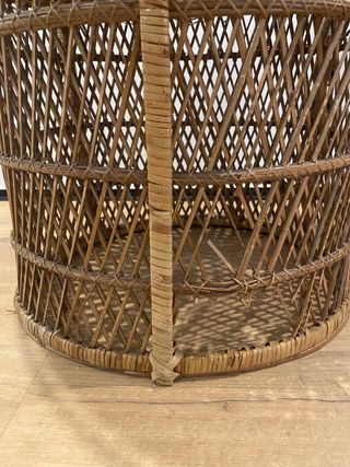 Silla vintage de mimbre estilo oriental