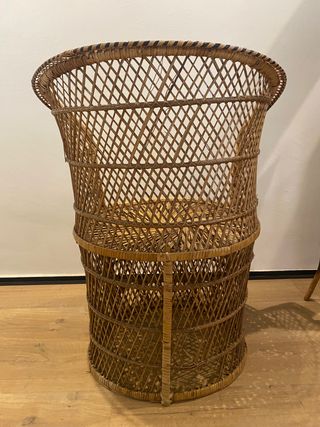 Silla vintage de mimbre estilo oriental