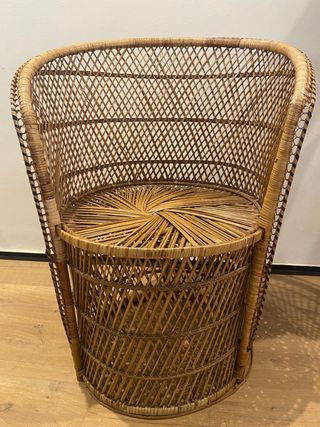 Silla vintage de mimbre estilo oriental