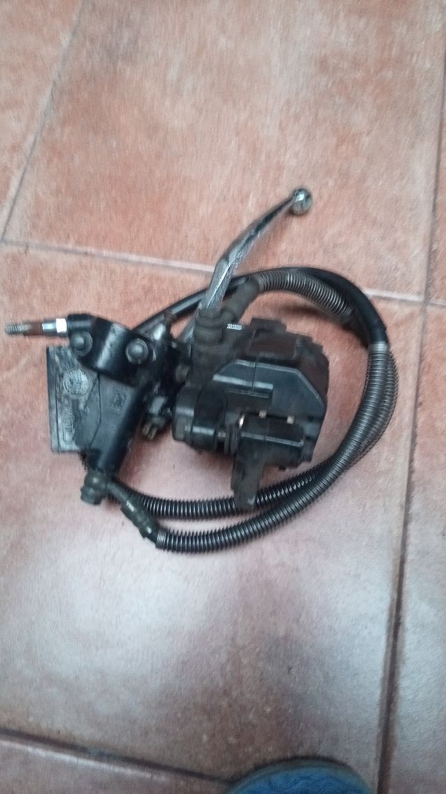 Bomba de freno y pinza Keeway 250 supershadow