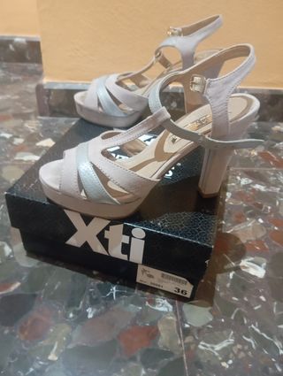 SE VENDE SANDALIAS DE VESTIR