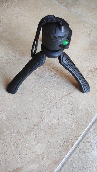 Canon EOS 750D + trípode y complementos