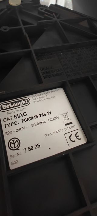 Cafetera automática DeLonghi 