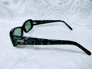 Gafas sol montura negra y blanca. Runner by Ernest