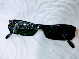 Gafas sol montura negra y blanca. Runner by Ernest
