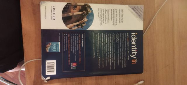 Libro di testo Identity A2 to B1