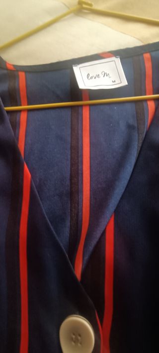 Blusa entallada manga francesa