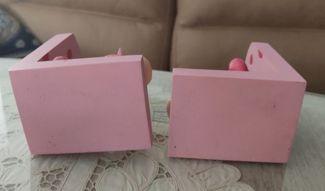 SUJETA LIBROS. PESAN.SERA DE ESCAYOLA