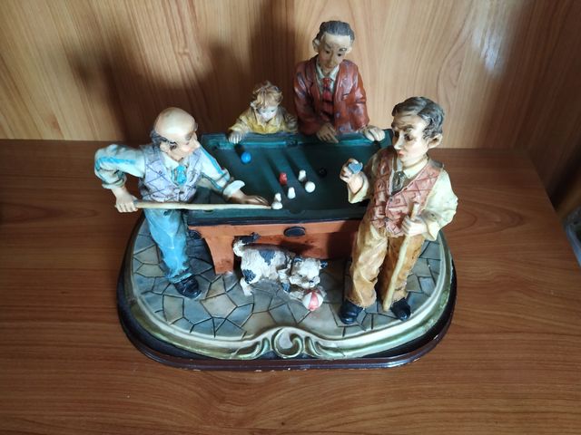 Figura decorativa POOL hermosa